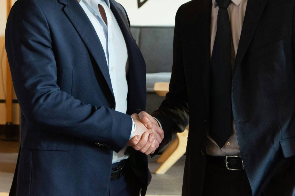 7 Proven Closing Script Examples That Actually Work in Real Sales Conversations